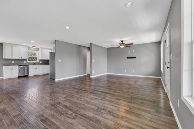 171 High Point Rd, Erin, TN 37061