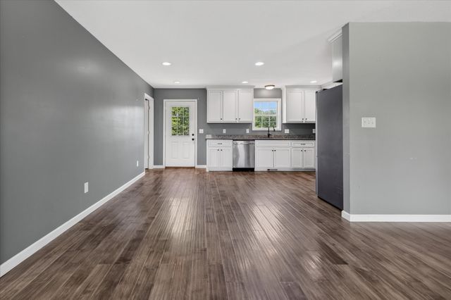 171 High Point Rd, Erin, TN 37061