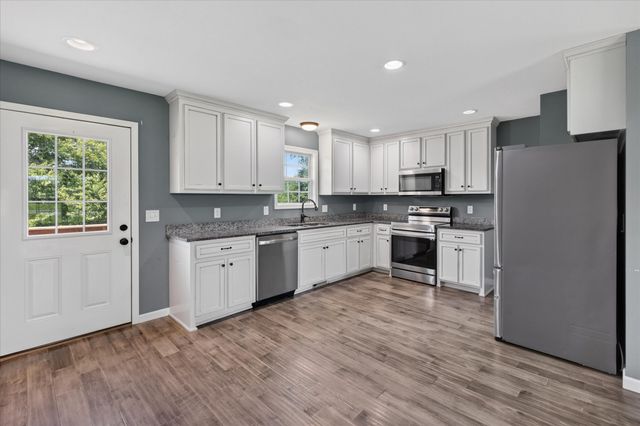 171 High Point Rd, Erin, TN 37061