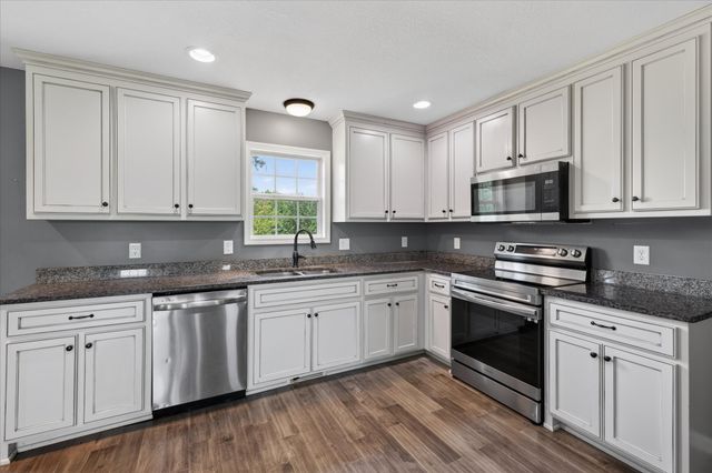 171 High Point Rd, Erin, TN 37061