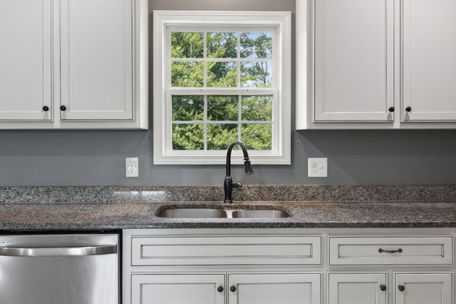 171 High Point Rd, Erin, TN 37061
