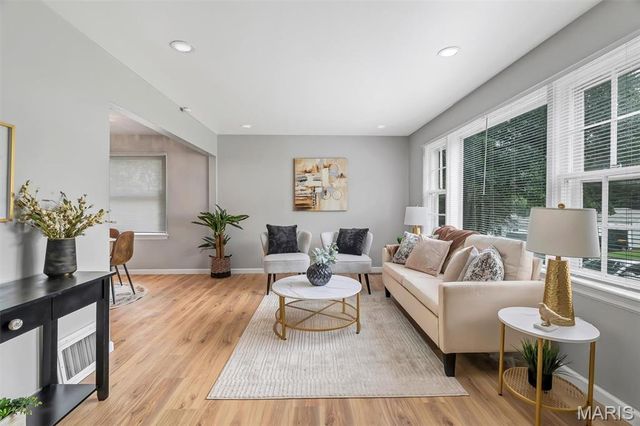 10233 Unicorn Drive, Bellefontaine Nghbrs, MO 63137