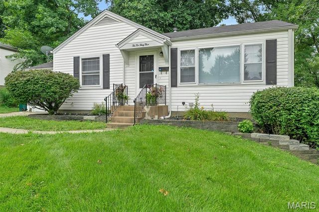 10233 Unicorn Drive, Bellefontaine Nghbrs, MO 63137