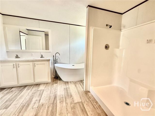 215 County Line Road, Hinesville, GA 31313