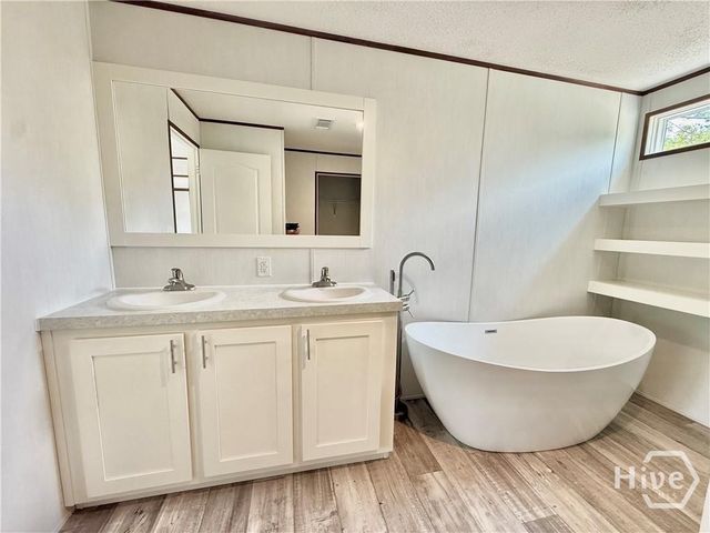 215 County Line Road, Hinesville, GA 31313