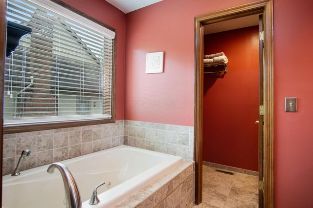 5650 Loch Broom Circle, Dublin, OH 43017