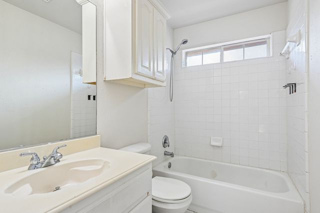 7917 Southern Hills Lane, Rowlett, TX 75089