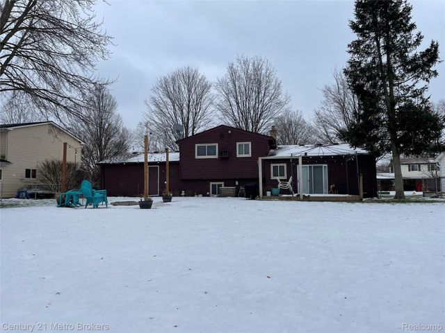 2715 Campbellgate Drive, Waterford Charter Township, MI 48329