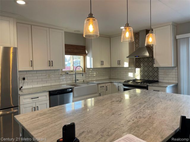 2715 Campbellgate Drive, Waterford Charter Township, MI 48329