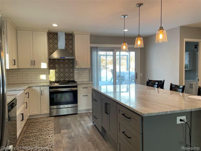 2715 Campbellgate Drive, Waterford Charter Township, MI 48329