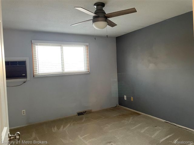 2715 Campbellgate Drive, Waterford Charter Township, MI 48329