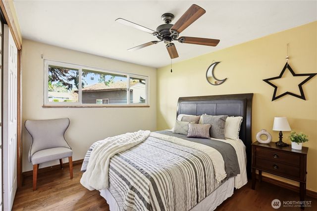 1409 N 135th Pl, Seattle, WA 98133