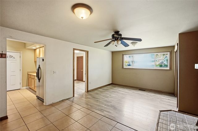 1409 N 135th Pl, Seattle, WA 98133