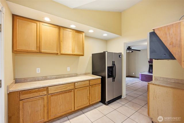 1409 N 135th Pl, Seattle, WA 98133