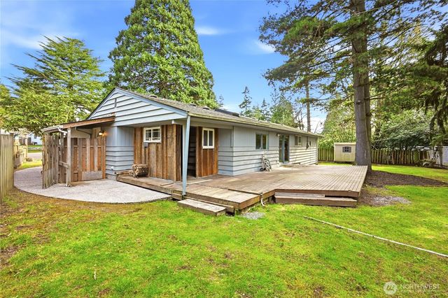 1409 N 135th Pl, Seattle, WA 98133