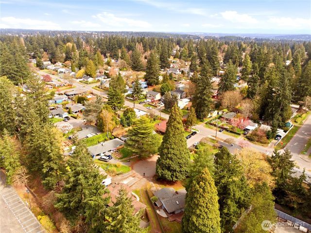 1409 N 135th Pl, Seattle, WA 98133