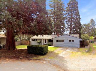 1409 N 135th Pl, Seattle, WA 98133