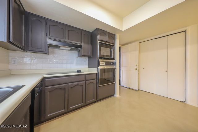 2260 N Camino De Esperanto, Tucson, AZ 85715