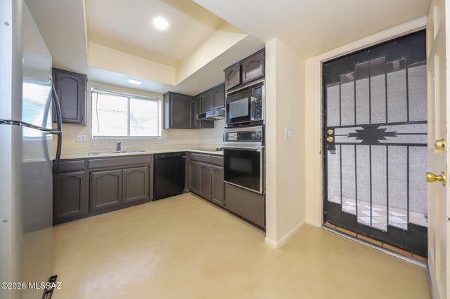 2260 N Camino De Esperanto, Tucson, AZ 85715
