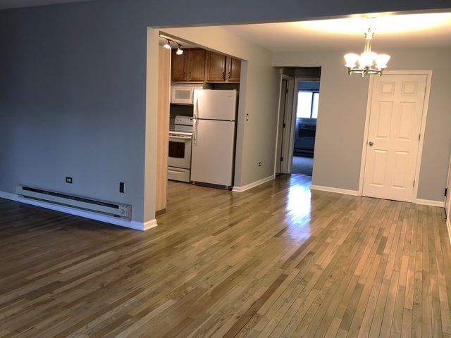 446 E Osage Lane 1A, Palatine, IL 60074