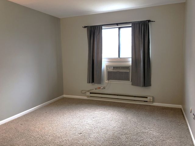 446 E Osage Lane 1A, Palatine, IL 60074