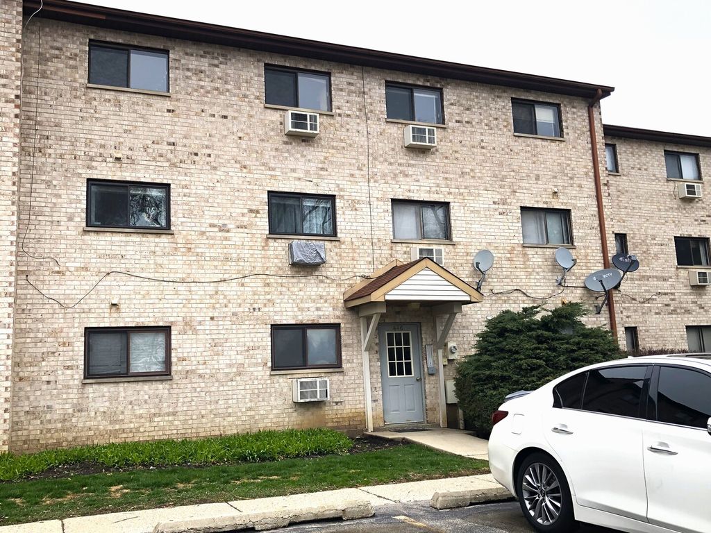 446 E Osage Lane 1A, Palatine, IL 60074