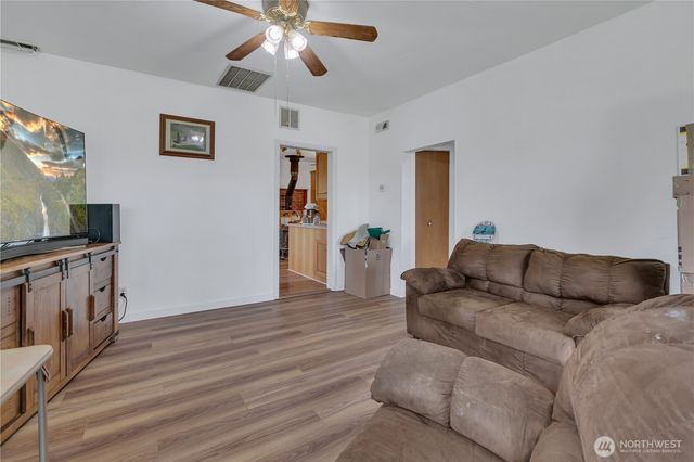 20804 SE 450th Street, Enumclaw, WA 98022
