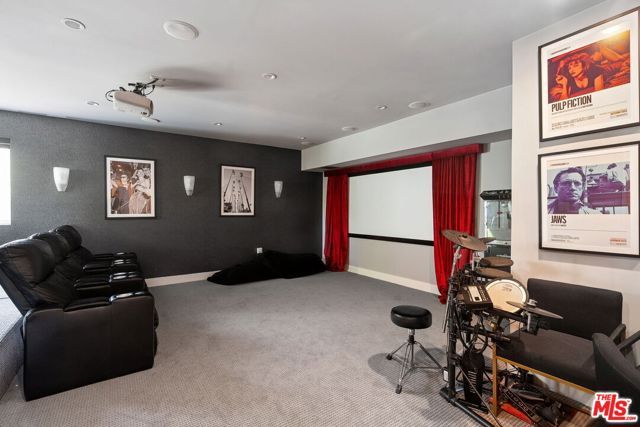 1255 N Bundy Drive, Los Angeles, CA 90049