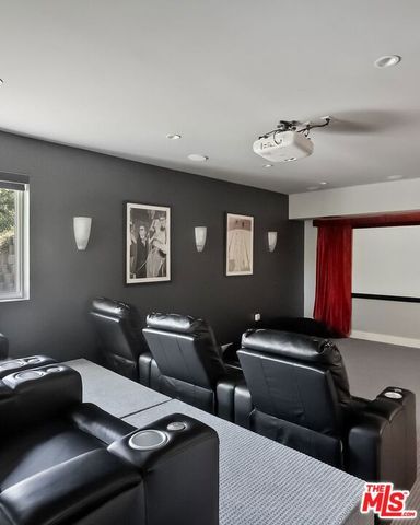 1255 N Bundy Drive, Los Angeles, CA 90049