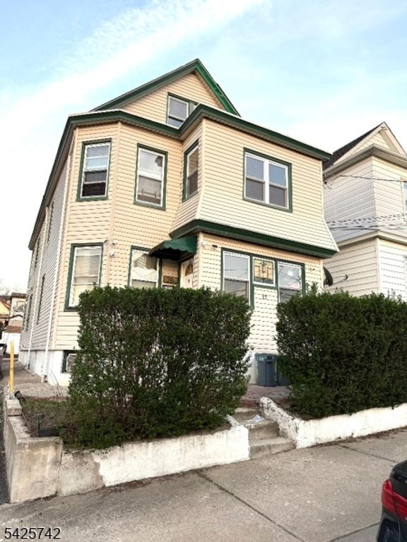 17 Quinn St, Paterson City, NJ 07501 — photo 2
