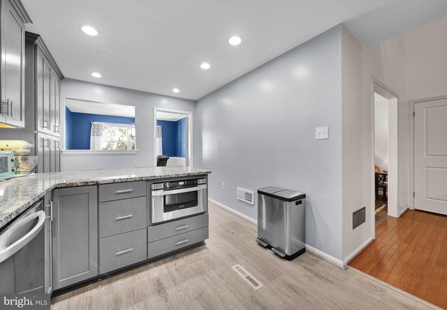 164 JONATHAN DR, North Wales, PA 19454