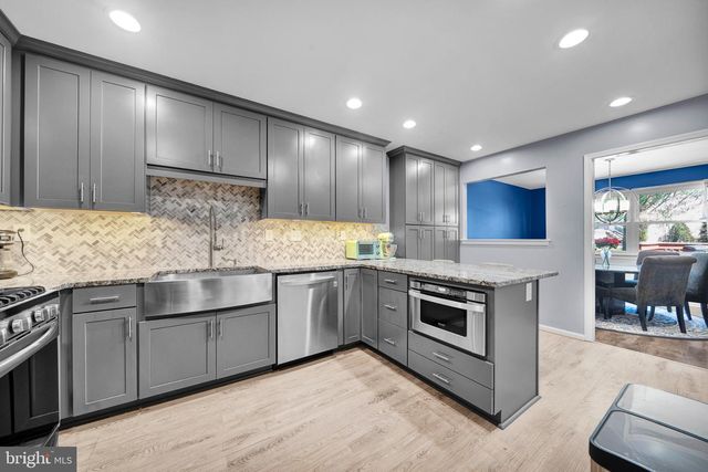 164 JONATHAN DR, North Wales, PA 19454