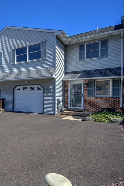 164 JONATHAN DR, North Wales, PA 19454