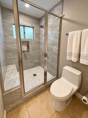 1332 Pilgrims Dr, Roseville, CA 95747