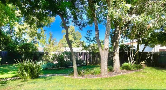 1332 Pilgrims Dr, Roseville, CA 95747