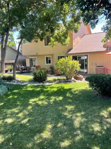 1332 Pilgrims Dr, Roseville, CA 95747
