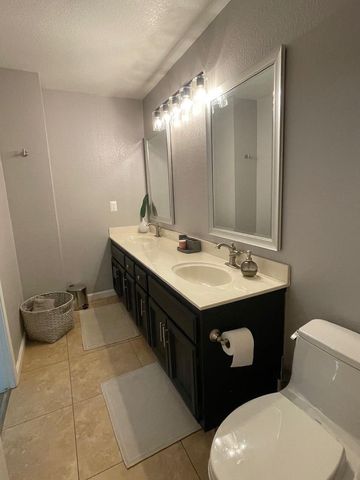 1332 Pilgrims Dr, Roseville, CA 95747