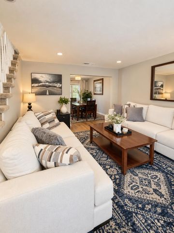 1332 Pilgrims Dr, Roseville, CA 95747