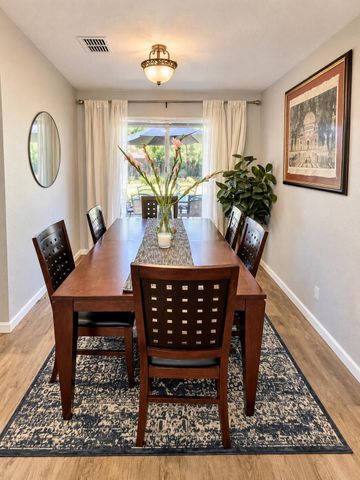 1332 Pilgrims Dr, Roseville, CA 95747