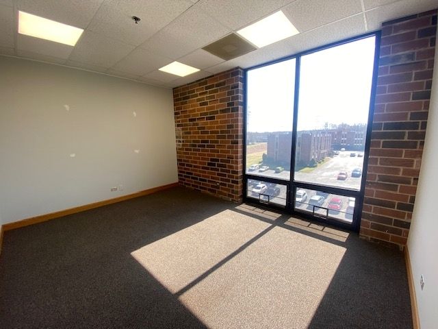 7808 W COLLEGE Drive 4SW, Palos Heights, IL 60463
