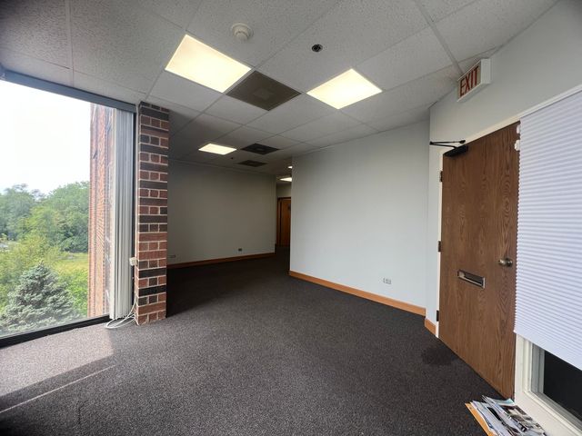7808 W COLLEGE Drive 4SW, Palos Heights, IL 60463