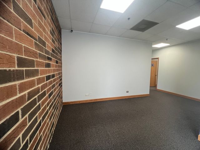 7808 W COLLEGE Drive 4SW, Palos Heights, IL 60463
