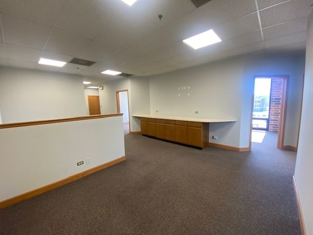 7808 W COLLEGE Drive 4SW, Palos Heights, IL 60463