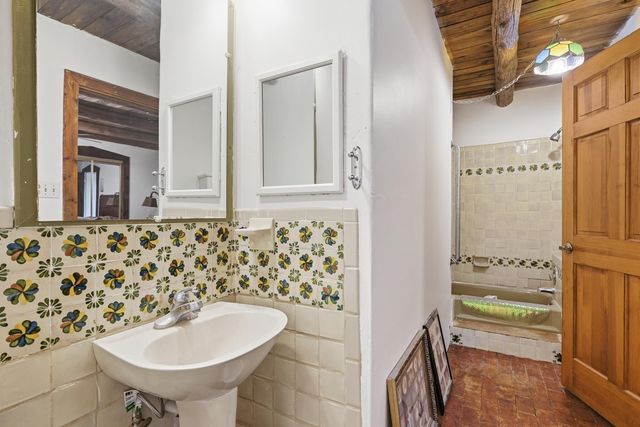 150 Reed Lane, Corrales, NM 87048