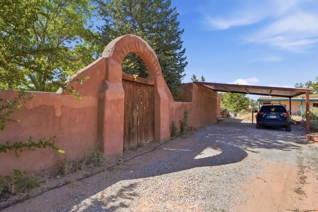 150 Reed Lane, Corrales, NM 87048