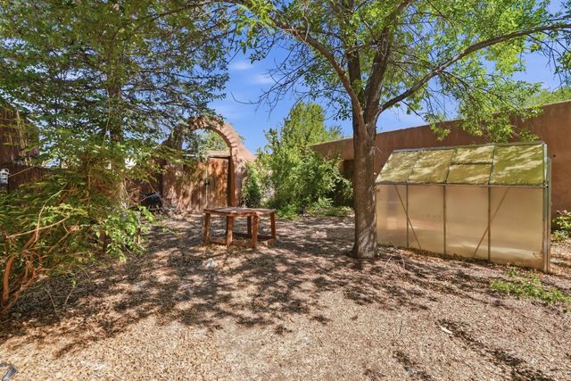 150 Reed Lane, Corrales, NM 87048
