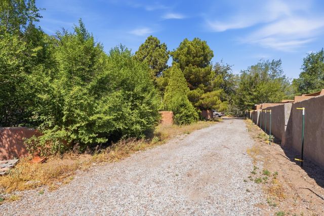 150 Reed Lane, Corrales, NM 87048