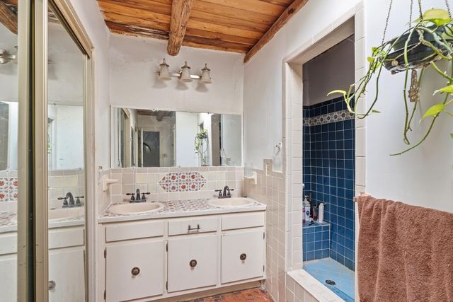150 Reed Lane, Corrales, NM 87048