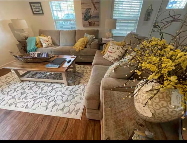 453629 Creek Avenue, Afton, OK 74331