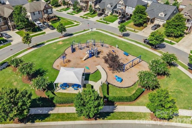 121 Walnut Cove Drive B, Mooresville, NC 28117